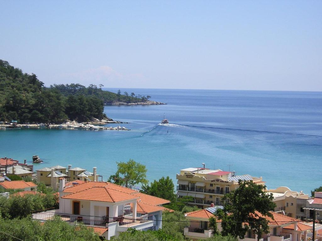 Golden Beach Inn Chrysi Ammoudia Buitenkant foto